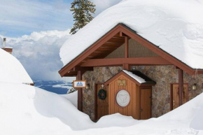 Snowy Bear Chalet w/ Hot Tub